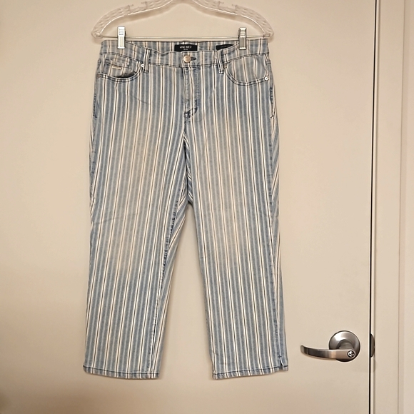Nine West 'Chrystie Capri' size 10 striped light wash blue EUC - Picture 2 of 9
